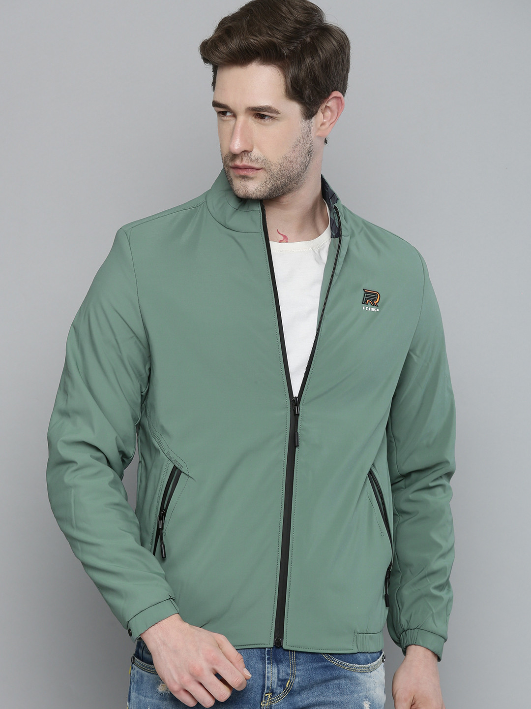 

Fort Collins Men Green Solid Sporty Jacket