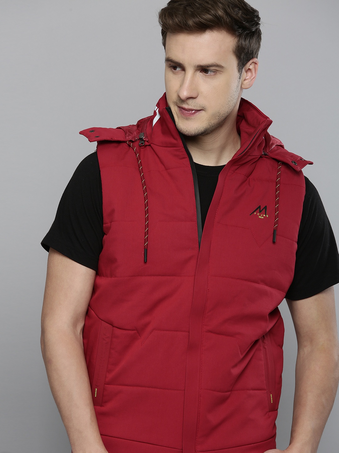 

Fort Collins Men Red Lightweight Tailored Jacket with Detachable Hood