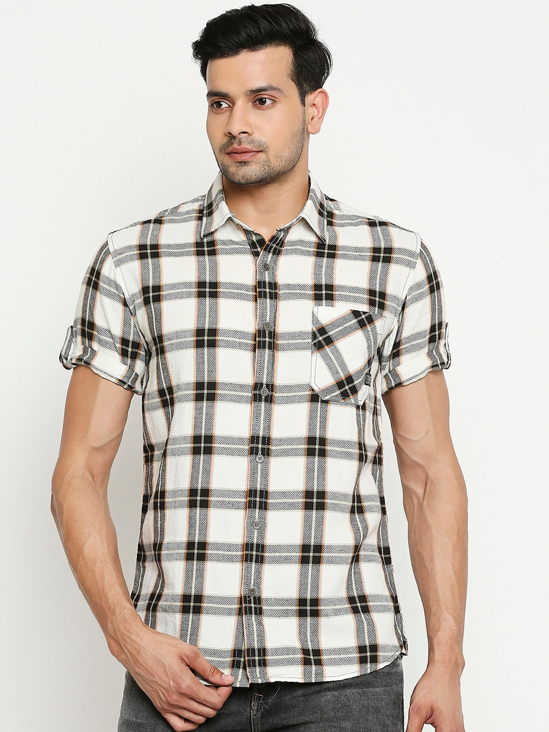 

Mufti Men Beige And White Checked Slim Fit Casual Shirt
