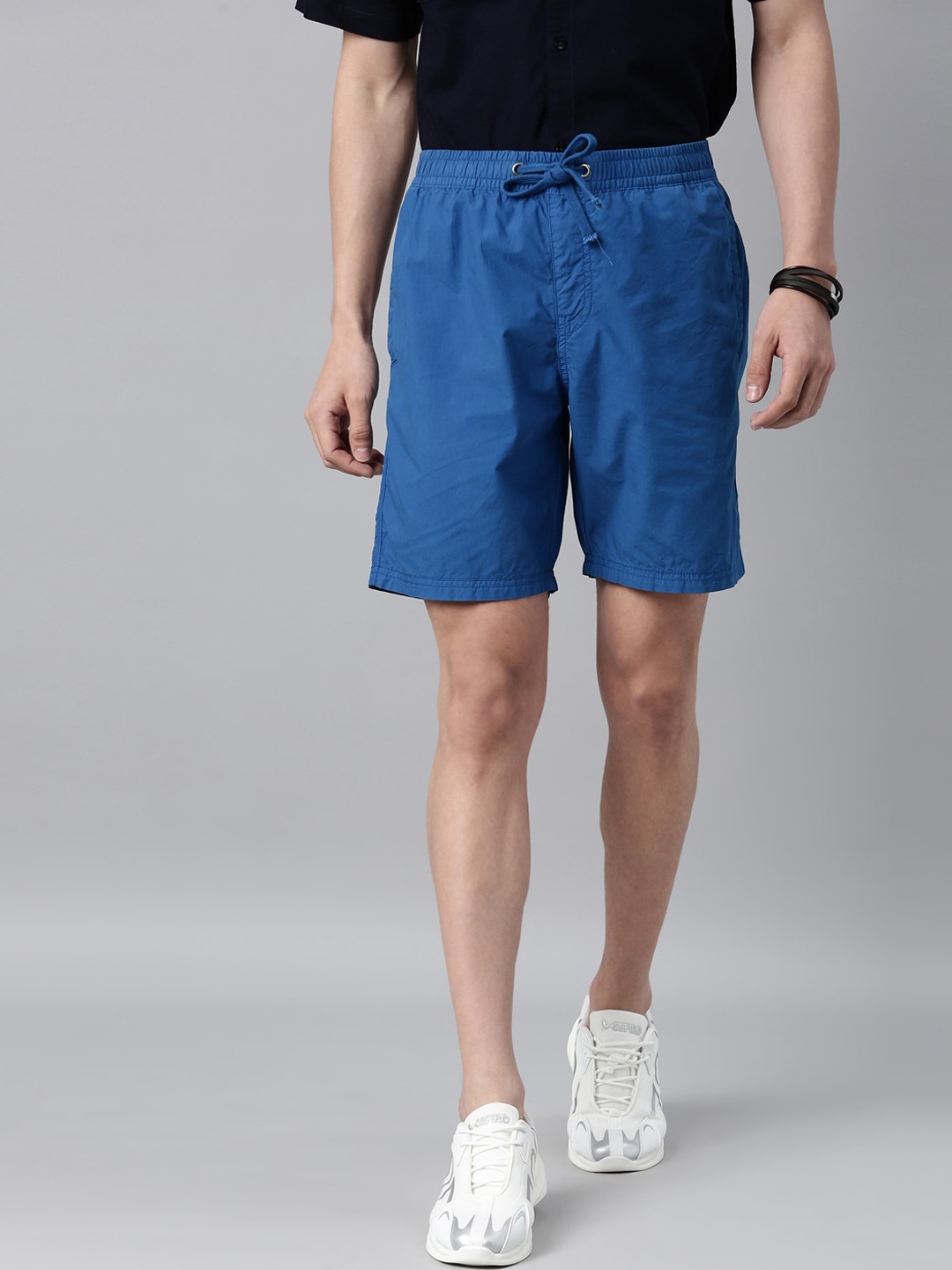 

Breakbounce Men Blue Printed Slim Fit Low-Rise Shorts