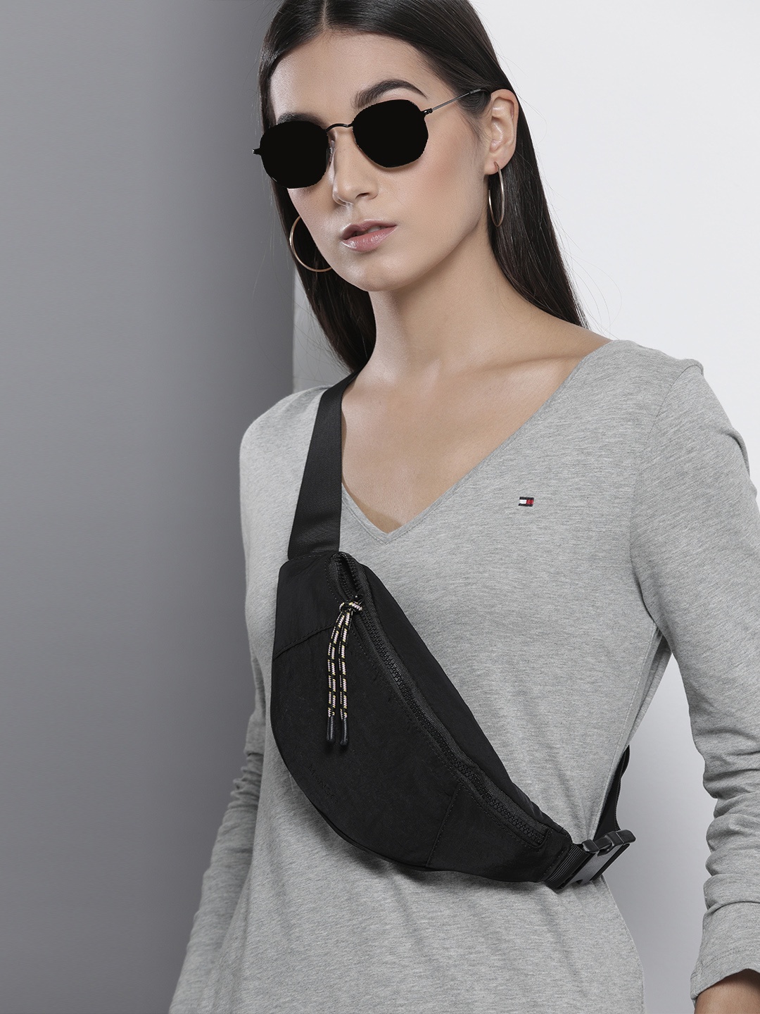

Tommy Hilfiger Women Grey Melange V-Neck Organic Cotton T-shirt