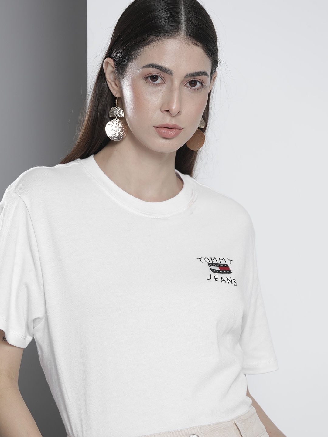 

Tommy Hilfiger Women White Solid Organic Cotton T-shirt with Embroidered Detail