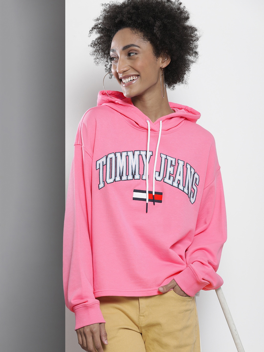

Tommy Hilfiger Women Pink Brand Logo Printed Hooded Sweatshirt