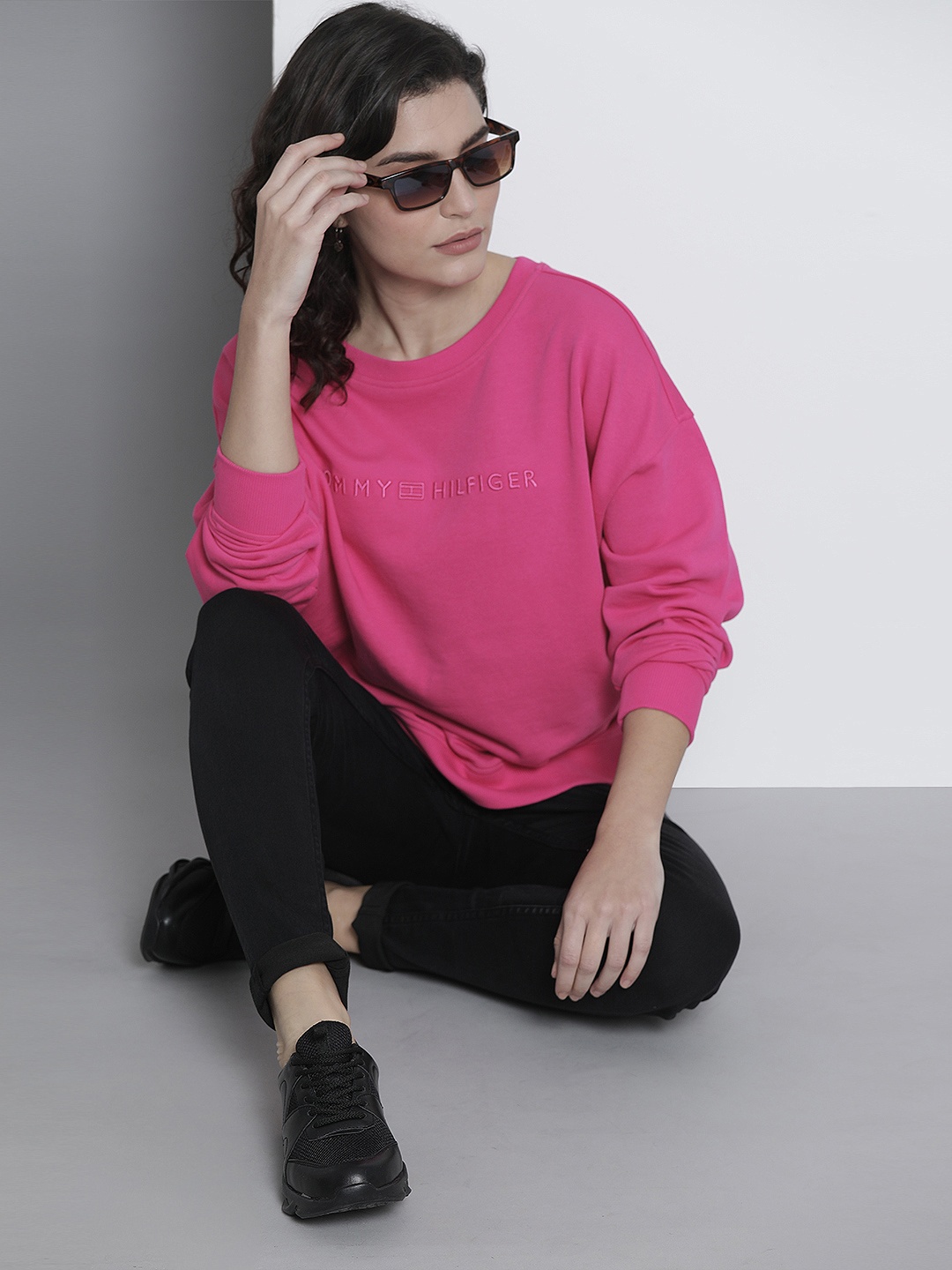 

Tommy Hilfiger Women Pink Embroidered Sweatshirt
