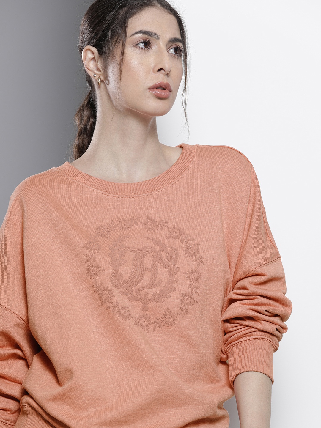 

Tommy Hilfiger Women Coral Pink Oversized Floral Embroidered Sweatshirt