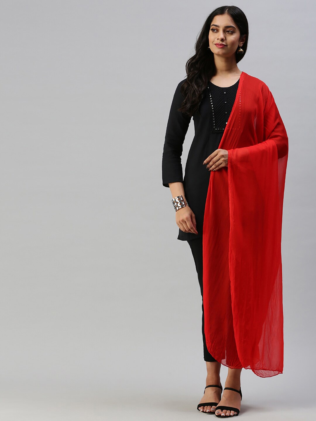 

Soch Red Pure Chiffon Solid Dupatta