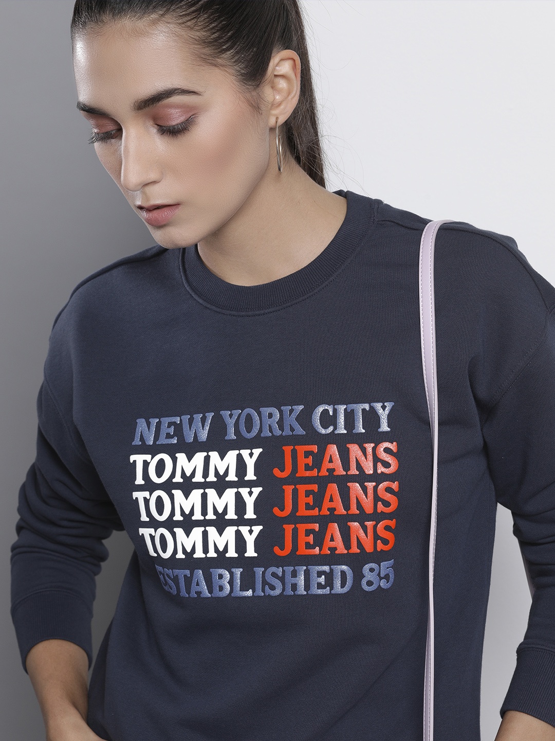 

Tommy Hilfiger Women Blue & White Printed Sweatshirt