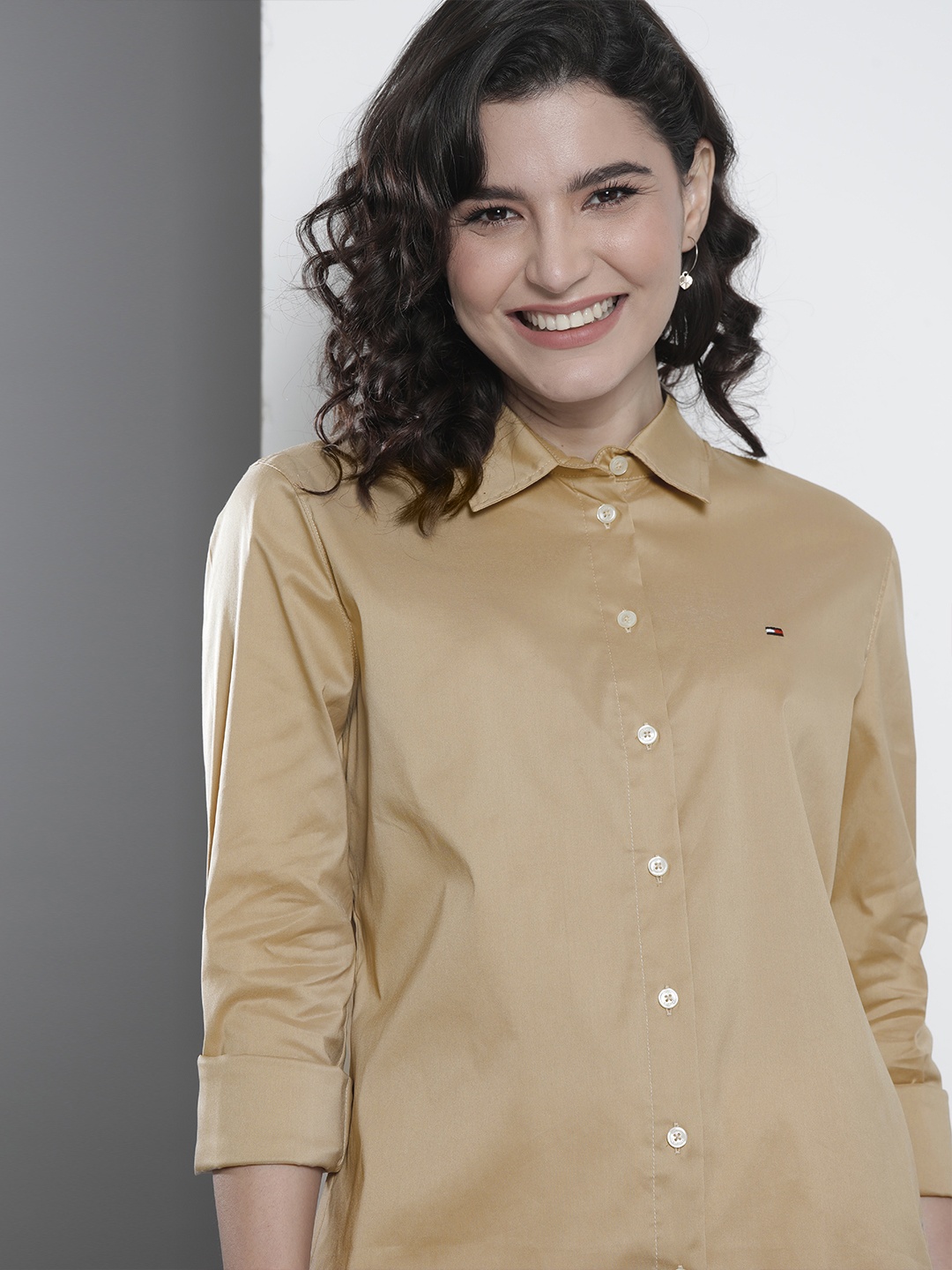 

Tommy Hilfiger Women Beige Solid Relaxed Casual Shirt