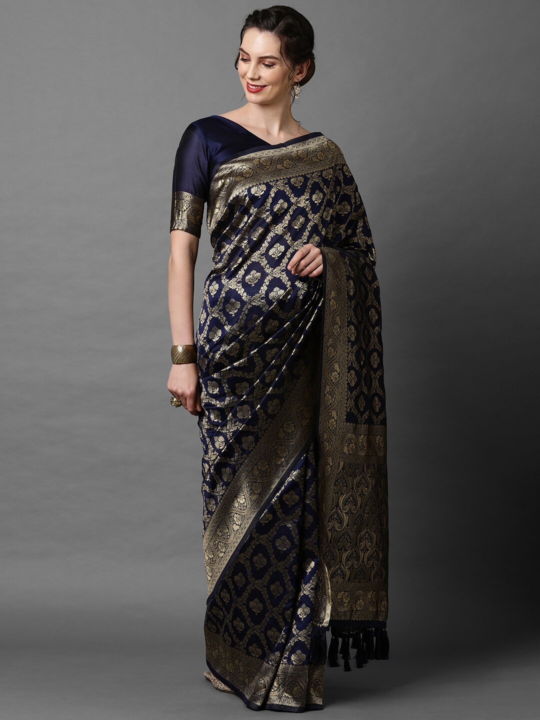 

Mitera Navy Blue & Gold-Toned Floral Zari Silk Blend Banarasi Saree