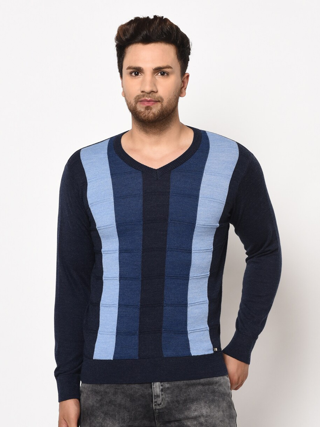 

98 Degree North Men Navy Blue & Blue Colourblocked Striped Sweater Vest