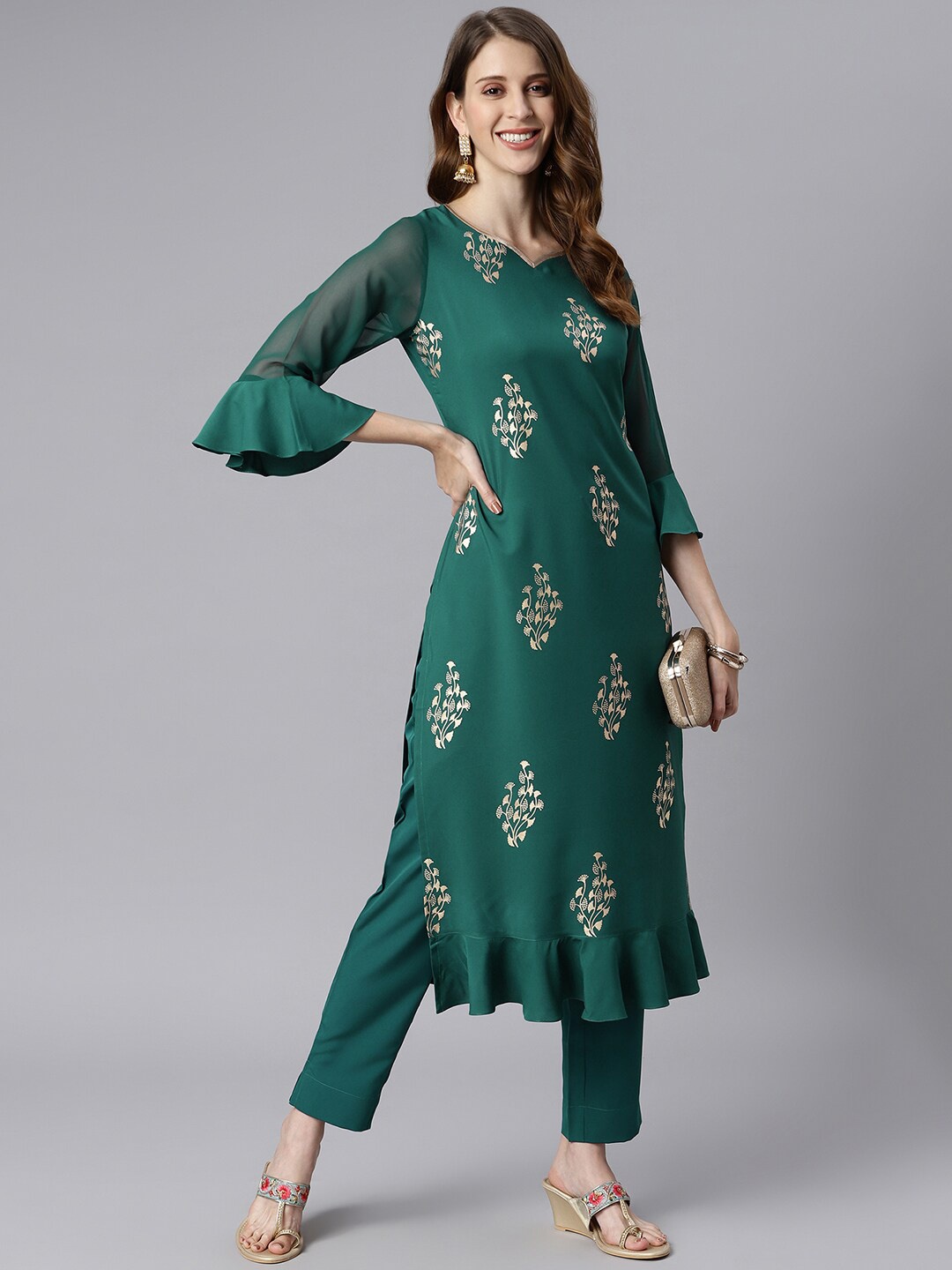 

Janasya Women Green & White Ethnic Motifs Printed Bell Sleeves Crepe Kurta