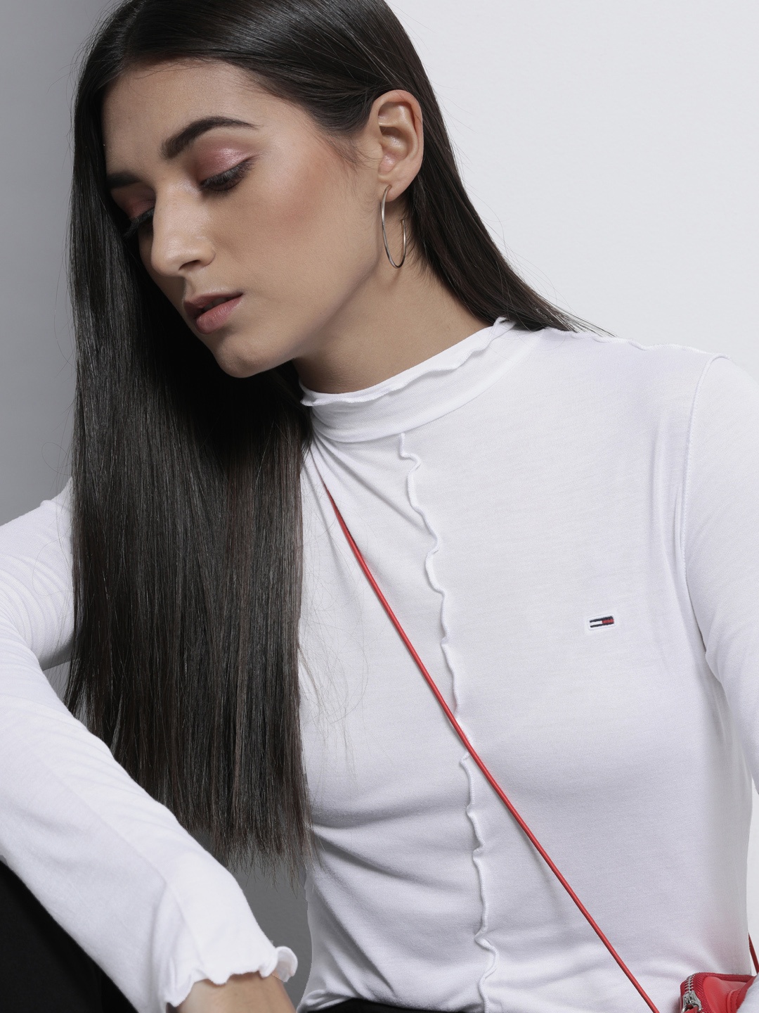 

Tommy Hilfiger White Solid Lettuce Trim Detail Fitted Top