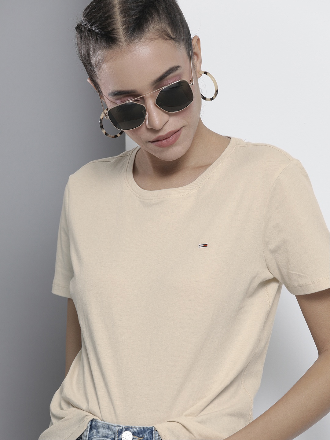 

Tommy Hilfiger Women Beige Pure Cotton Slim Fit Pure Cotton T-shirt