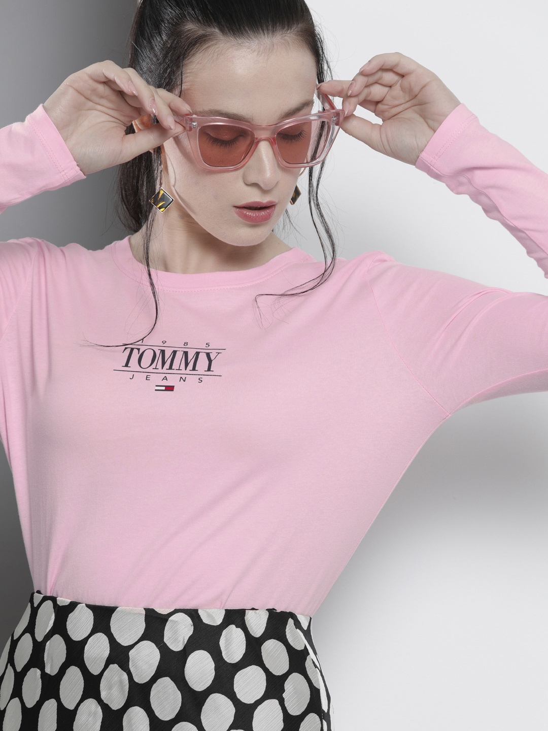 

Tommy Hilfiger Women Pink Black Printed Slim Fit Pure Cotton T-shirt