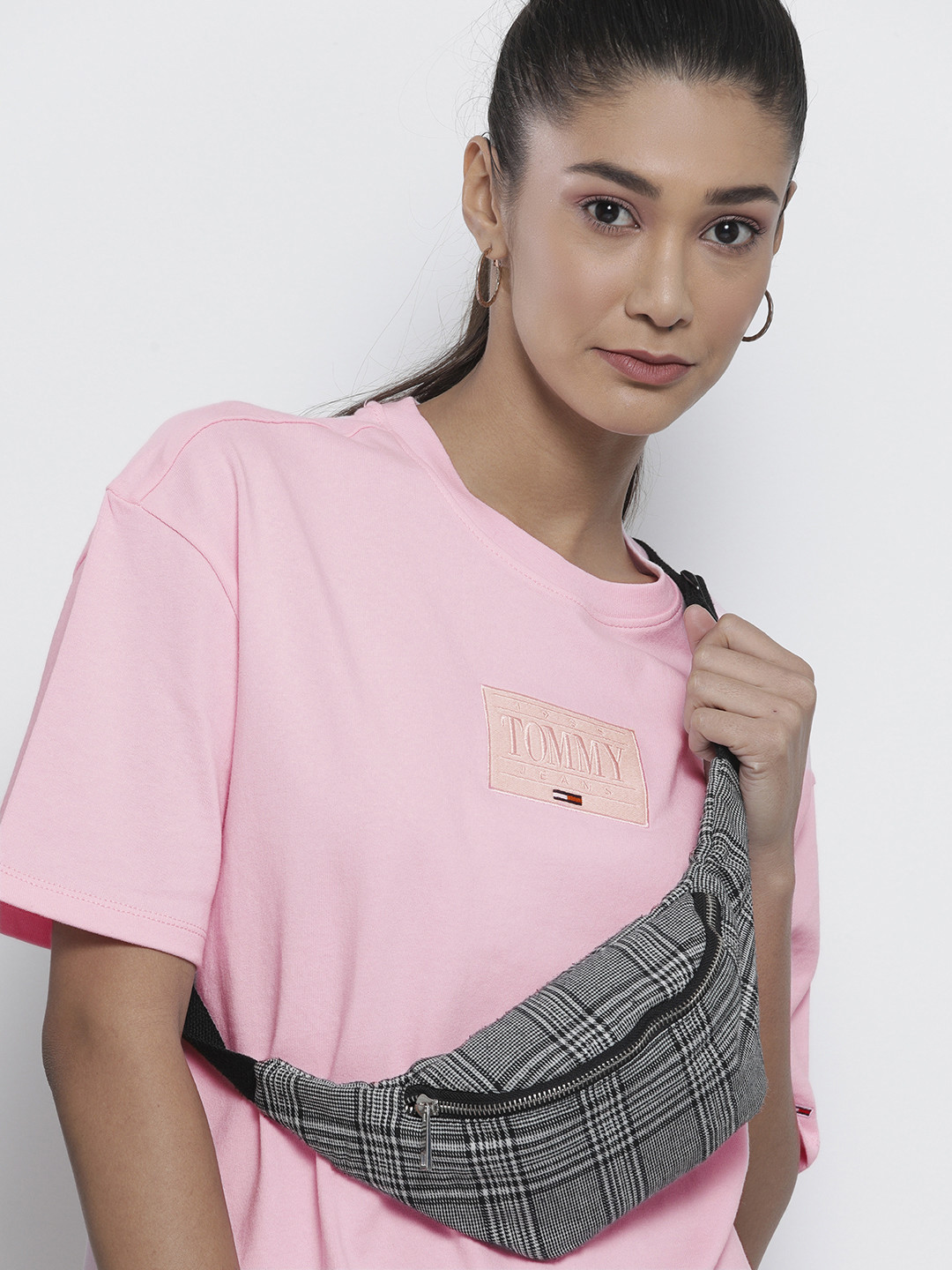 

Tommy Hilfiger Women Pink Pure Cotton Loose Pure Cotton T-shirt