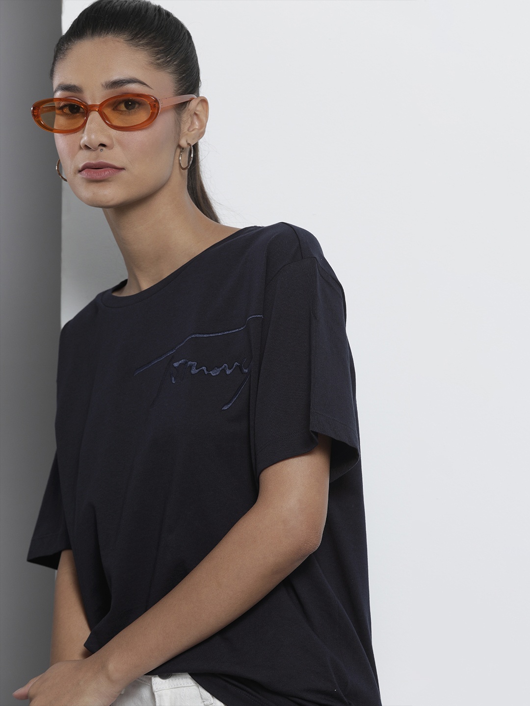 

Tommy Hilfiger Women Navy Blue Relaxed Fit Organic Cotton T-shirt with Logo