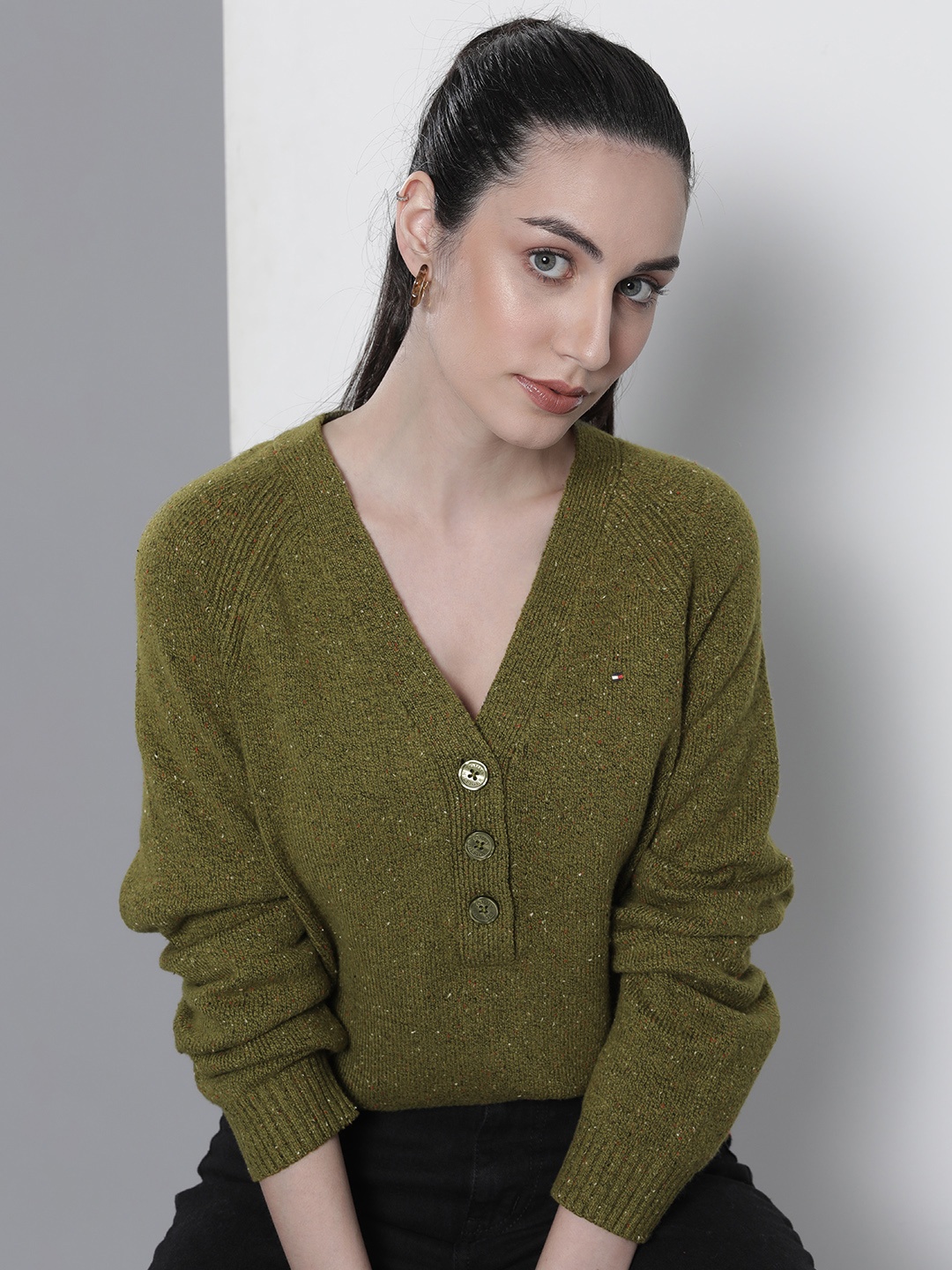 

Tommy Hilfiger Women Olive Green Solid Pullover Sweater