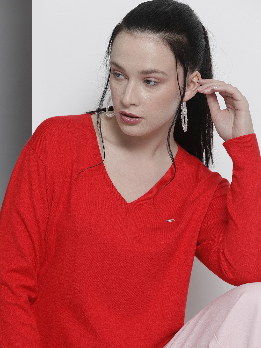 

Tommy Hilfiger Women Red Solid Pullover Sweater