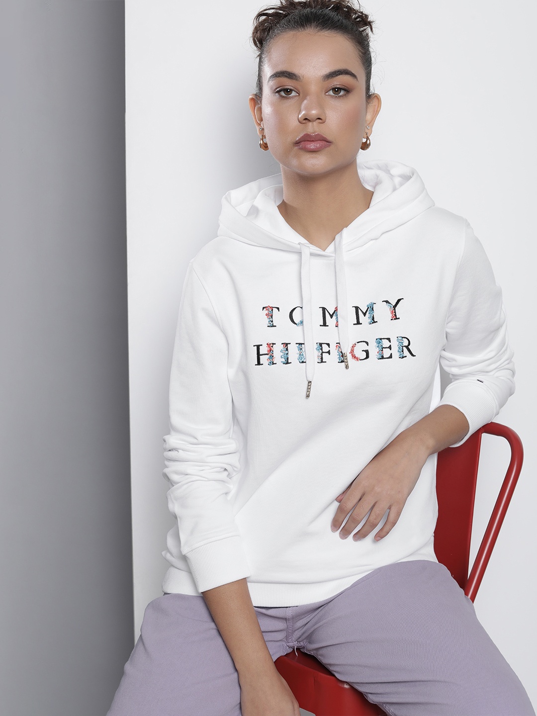 

Tommy Hilfiger Women White Regular Floral Hooded Sweatshirt