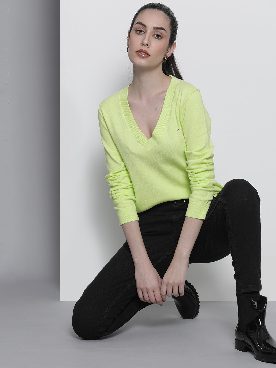 

Tommy Hilfiger Women Lime Green Solid Pullover Sweater