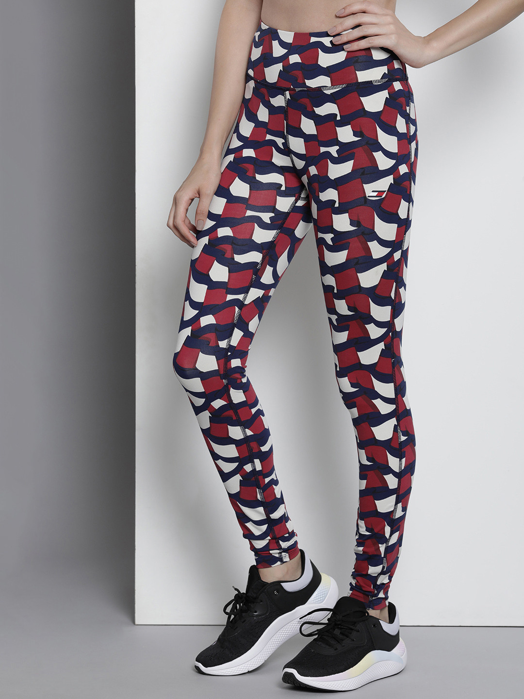 

Tommy Hilfiger Women Mid-Rise Moisture Wicking Geometric Printed Outdoor Tights, Maroon