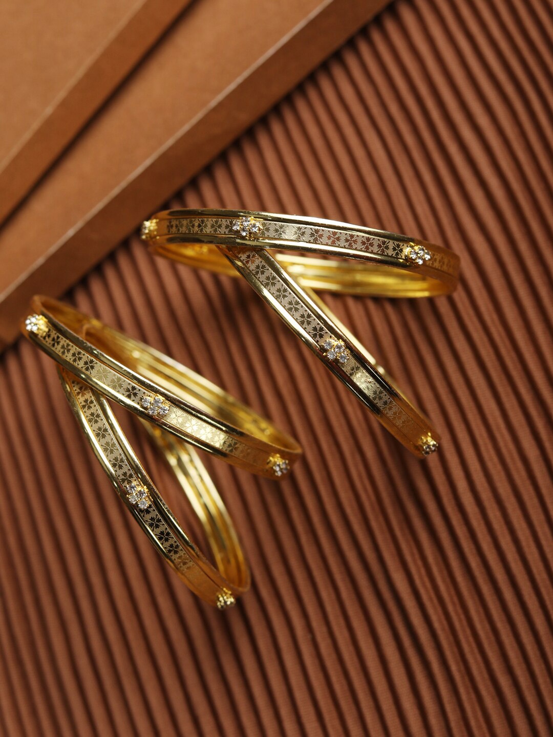 

Priyaasi Set Of 4 Gold-Plated White Stones-Studded Handcrafted Bangles