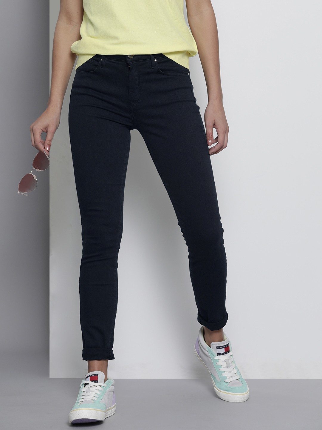 

Tommy Hilfiger Women Blue Skinny Fit Stretchable Jeans
