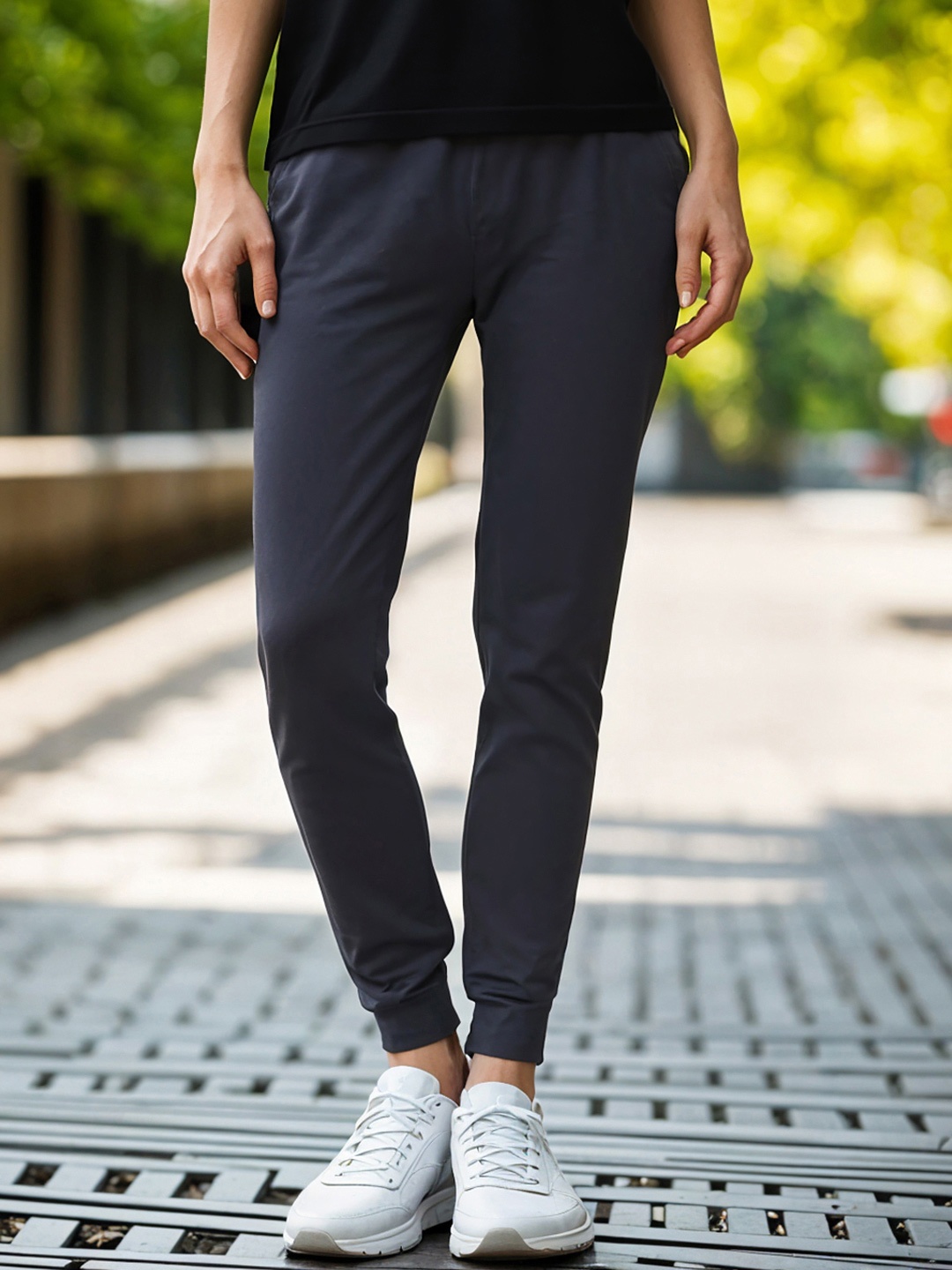 

Bewakoof Women Slim Fit Joggers, Grey