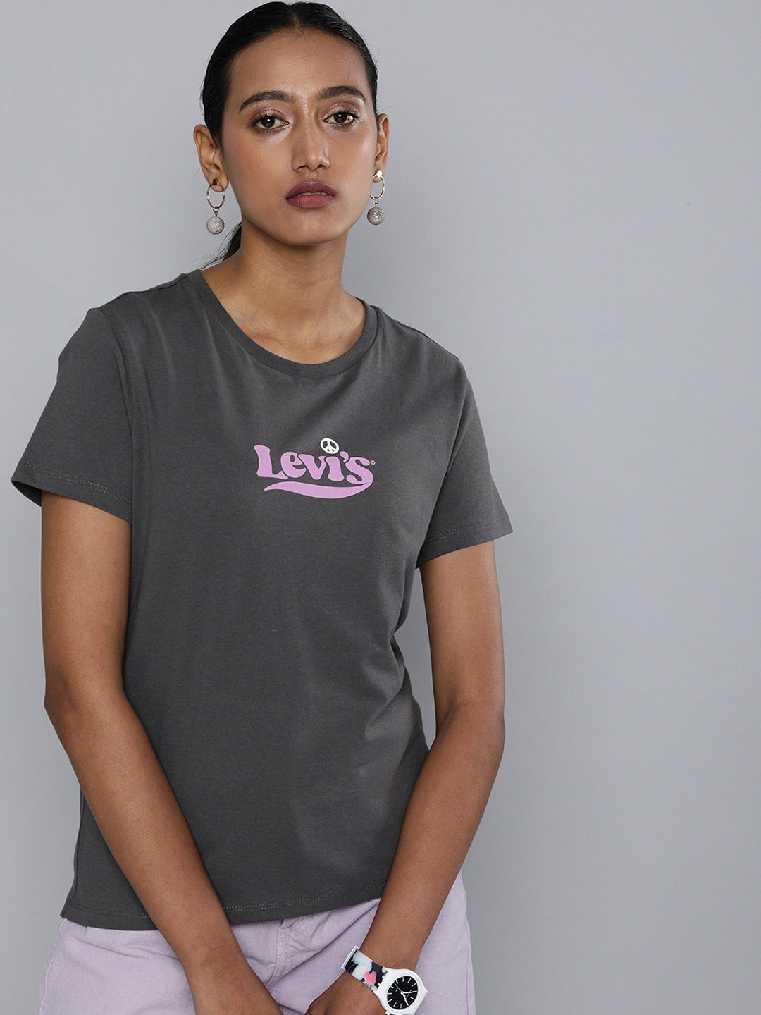 

Levis Women Grey Typography Printed Pure Cotton T-shirt