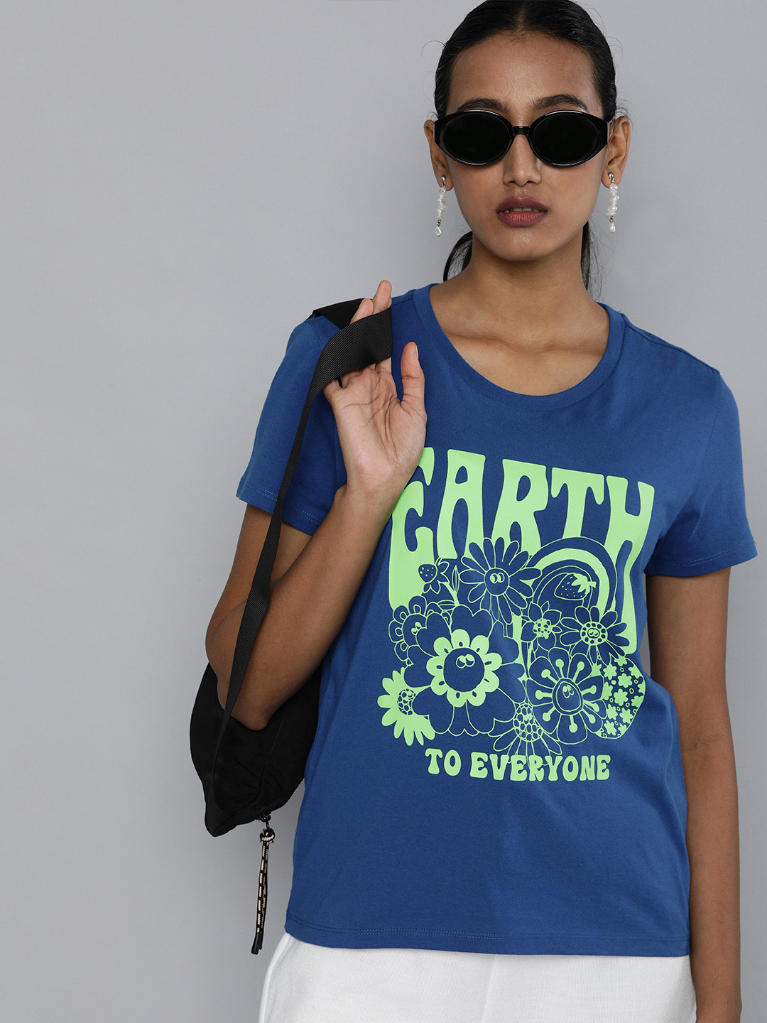 

Levis Women Blue Green Limoges Graphic Printed Pure Cotton T-shirt
