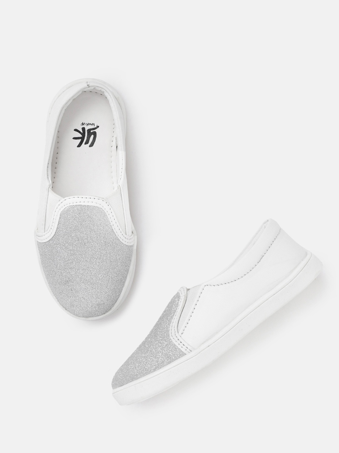 

YK Girls Silver-Toned & White Colourblocked & Shimmer Slip-On Sneakers