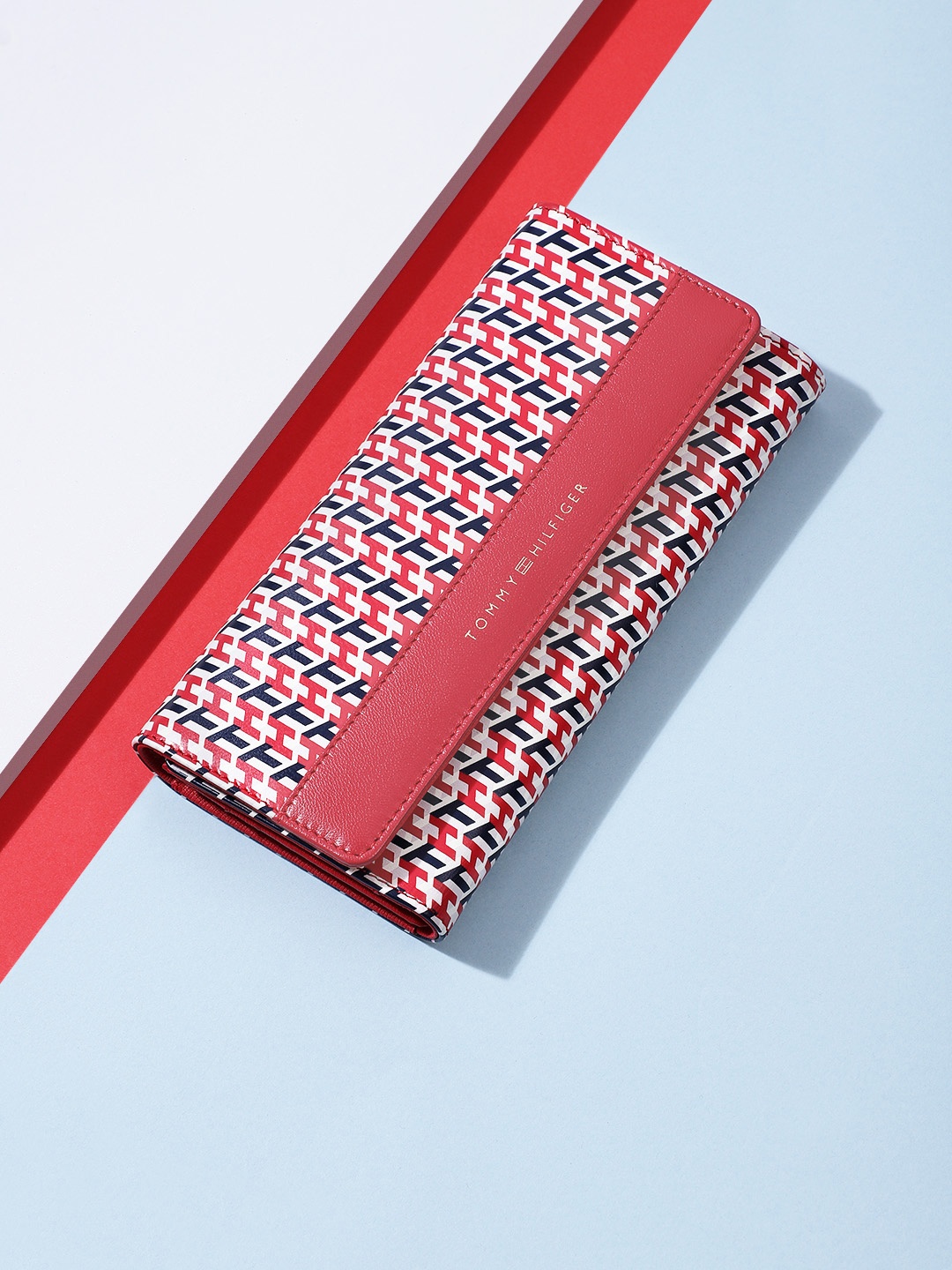 

Tommy Hilfiger Women Red & White Brand Logo Print Leather Three Fold Wallet