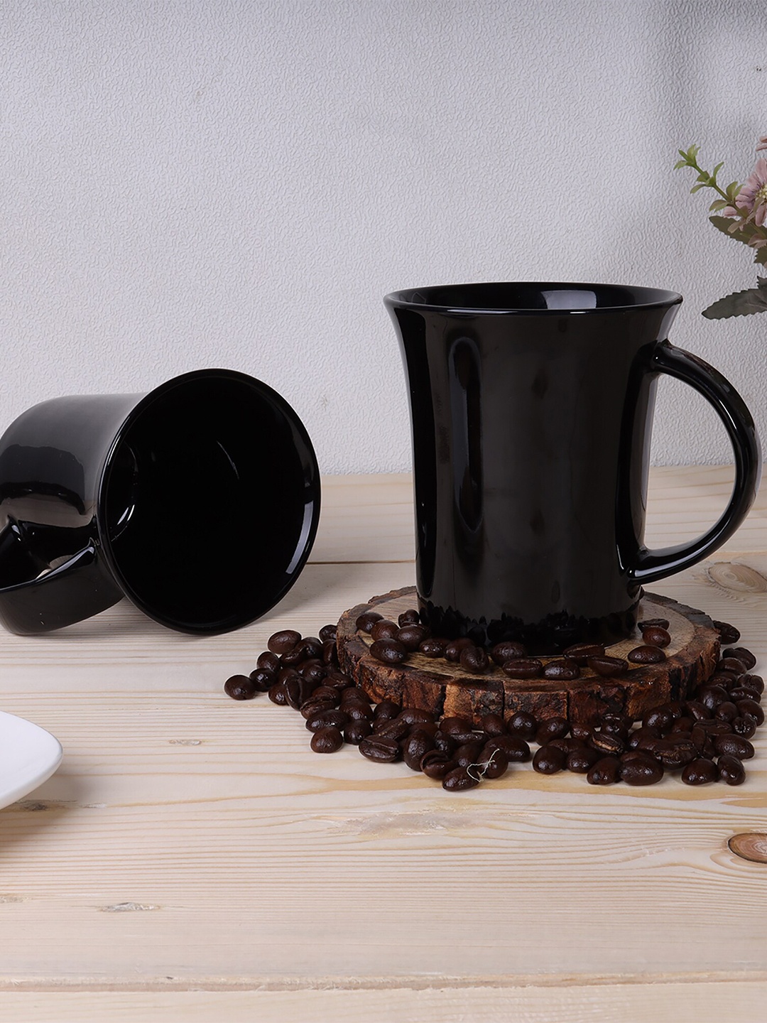 

Ariane Black Handcrafted Solid Porcelain Glossy Mugs Set of 2 Mugs 280 ml