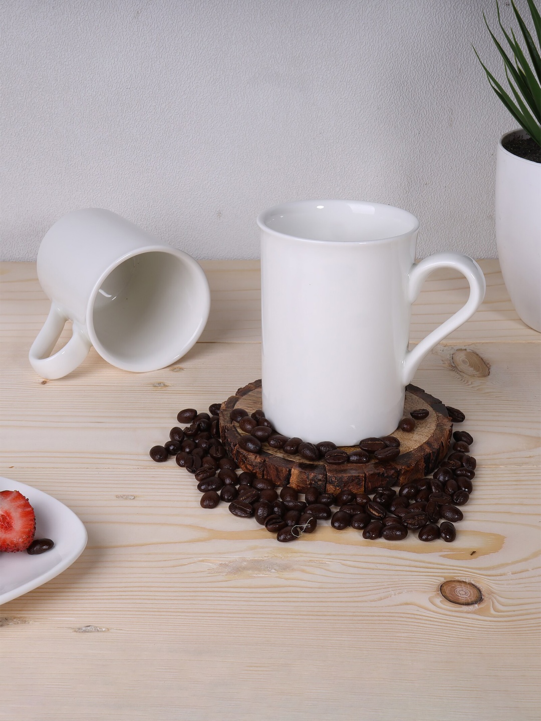 

Ariane White Set of 2 Handcrafted Solid Porcelain Glossy Mugs