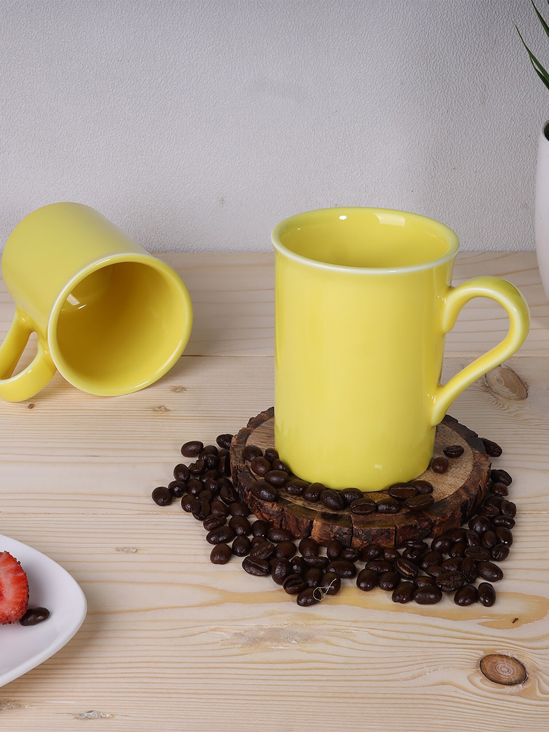 

Ariane Yellow Set of 4 Handcrafted Solid Porcelain Glossy Mugs