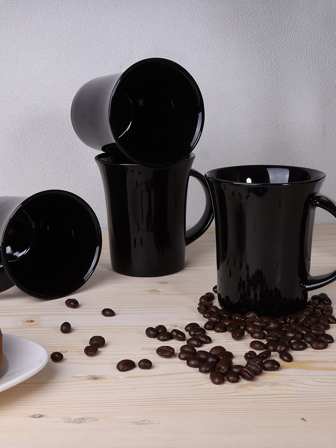 

Ariane Set of 4 Black Handcrafted Solid Porcelain Glossy Mugs Set