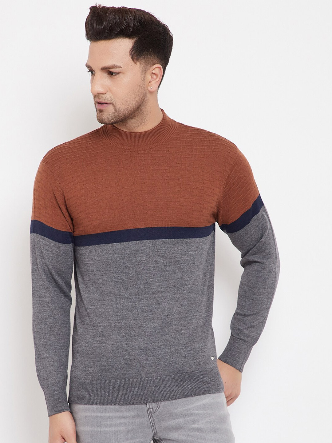 

98 Degree North Men Grey & Brown Colourblocked Pullover Sweater