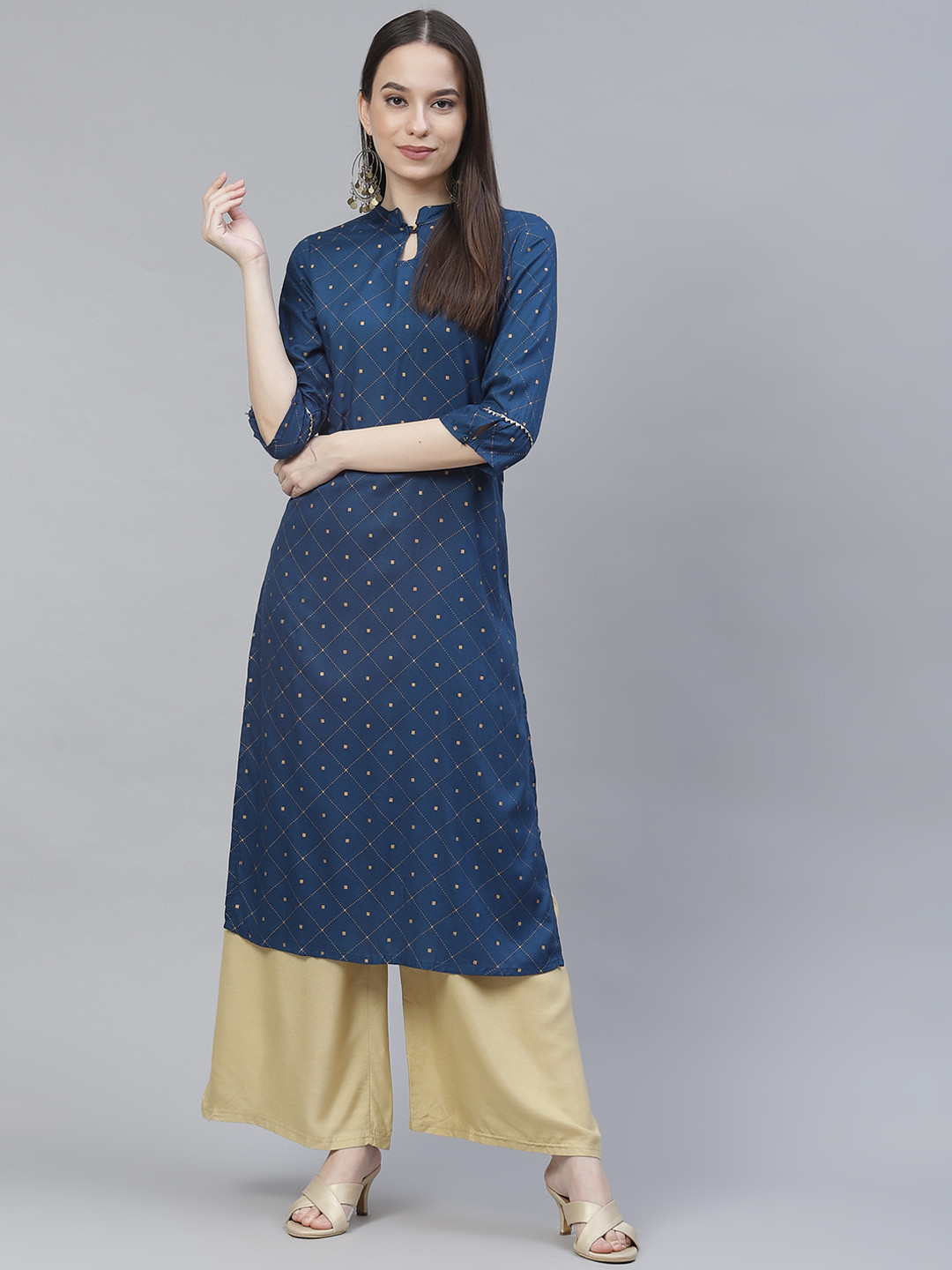

Meeranshi Women Blue & Gold-Toned Geometric Printed Kurta