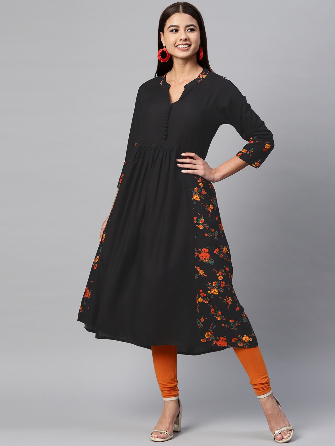 

Meeranshi Women Black & Red Printed Floral Anarkali Kurta