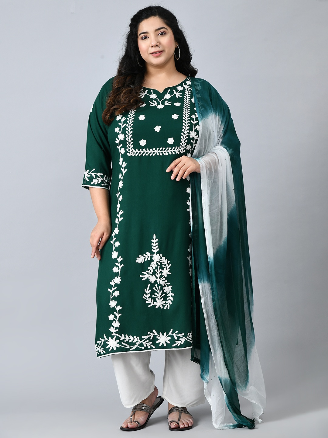 

DesiNoor com Women Green & White Embroidered Kurta with Trousers & Dupatta
