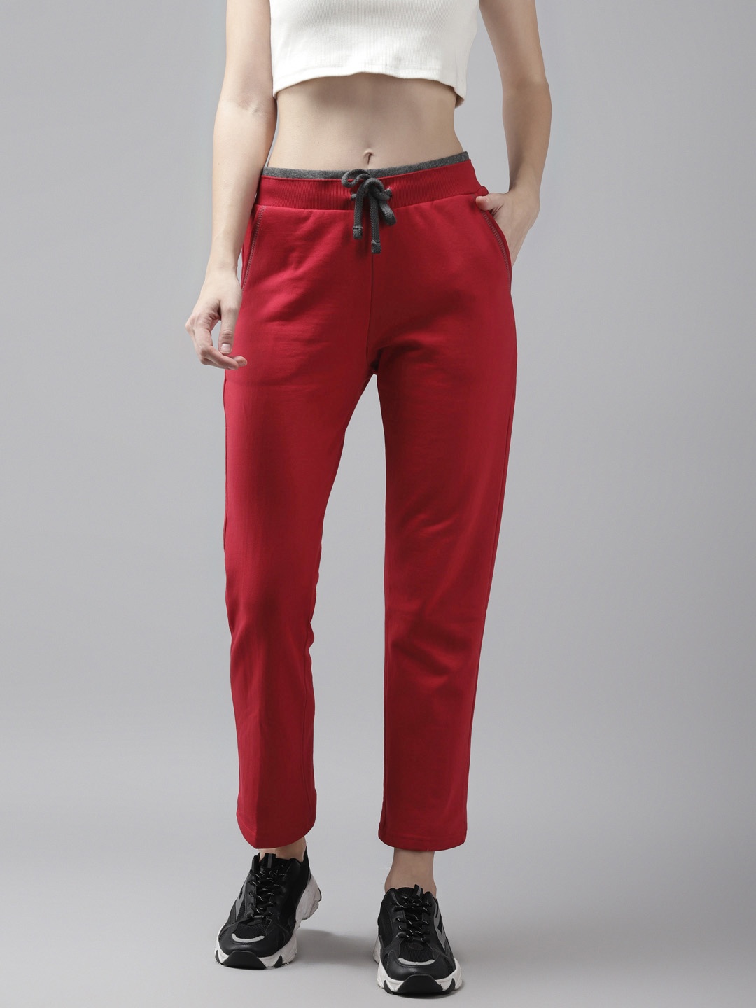 

Cayman Women Red Solid Cotton Cropped Track Pants