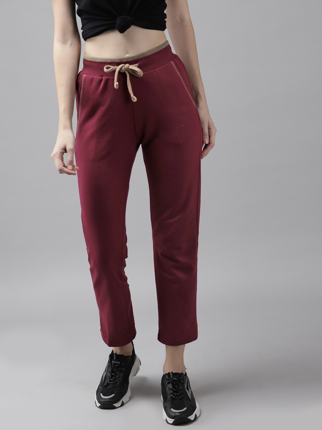 

Cayman Women Red Solid Cotton Cropped Track Pants, Maroon