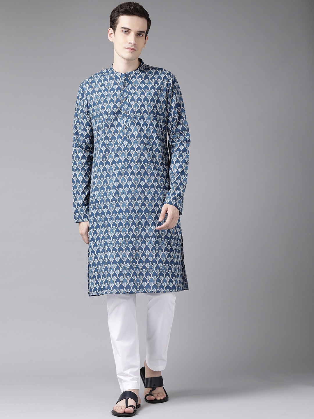 

See Designs Men Navy Pure Cotton Ethnic Motifs Printed Regular Kurta with Trousers, Navy blue