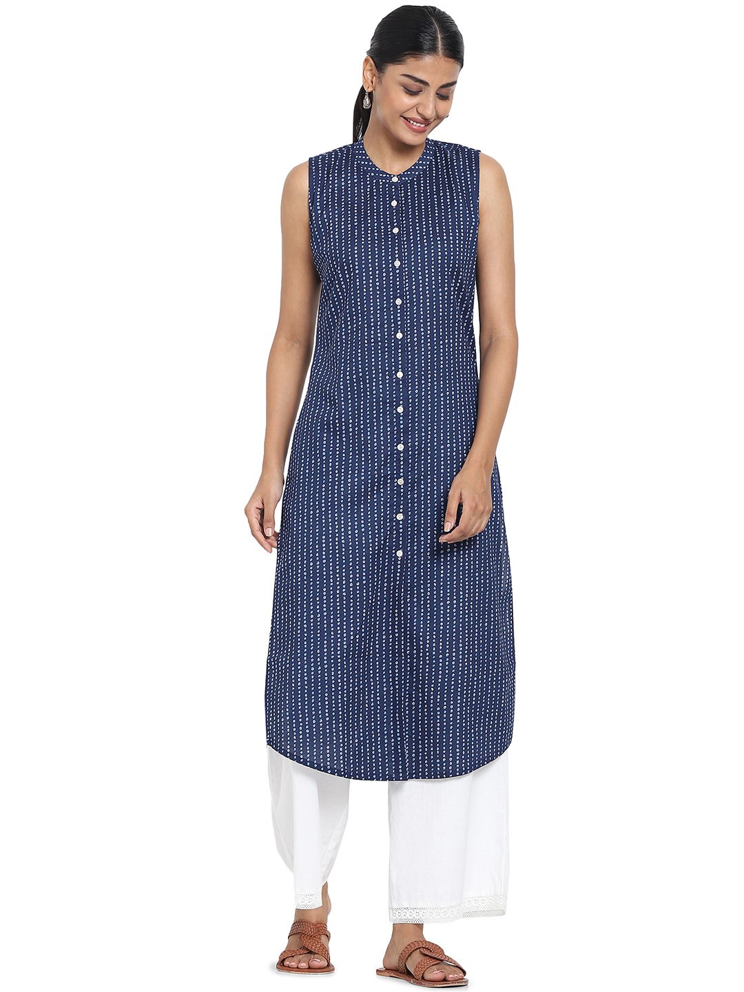 

Bewakoof Women Navy Blue & White Polka Dot Printed Kurta