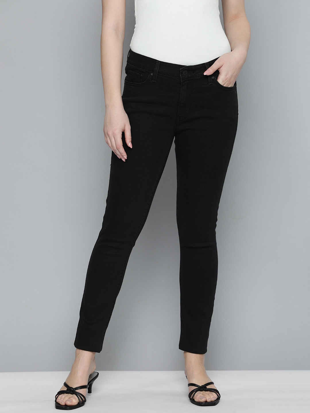 

Levis Women Black 711 Skinny Fit Stretchable Jeans