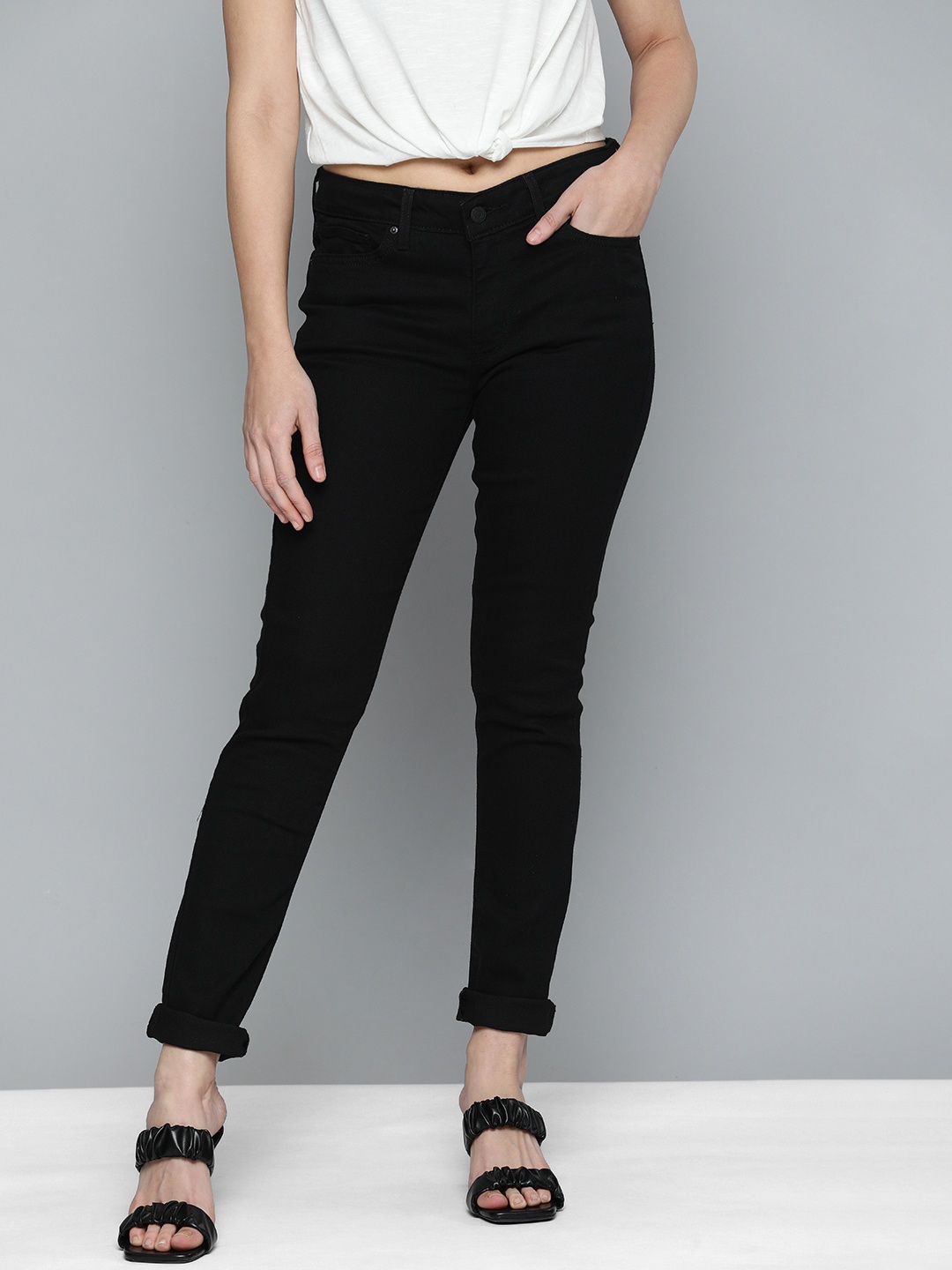 

Levis Women Black Solid 711 Skinny Fit Mid-Rise Clean Look Stretchable Jeans