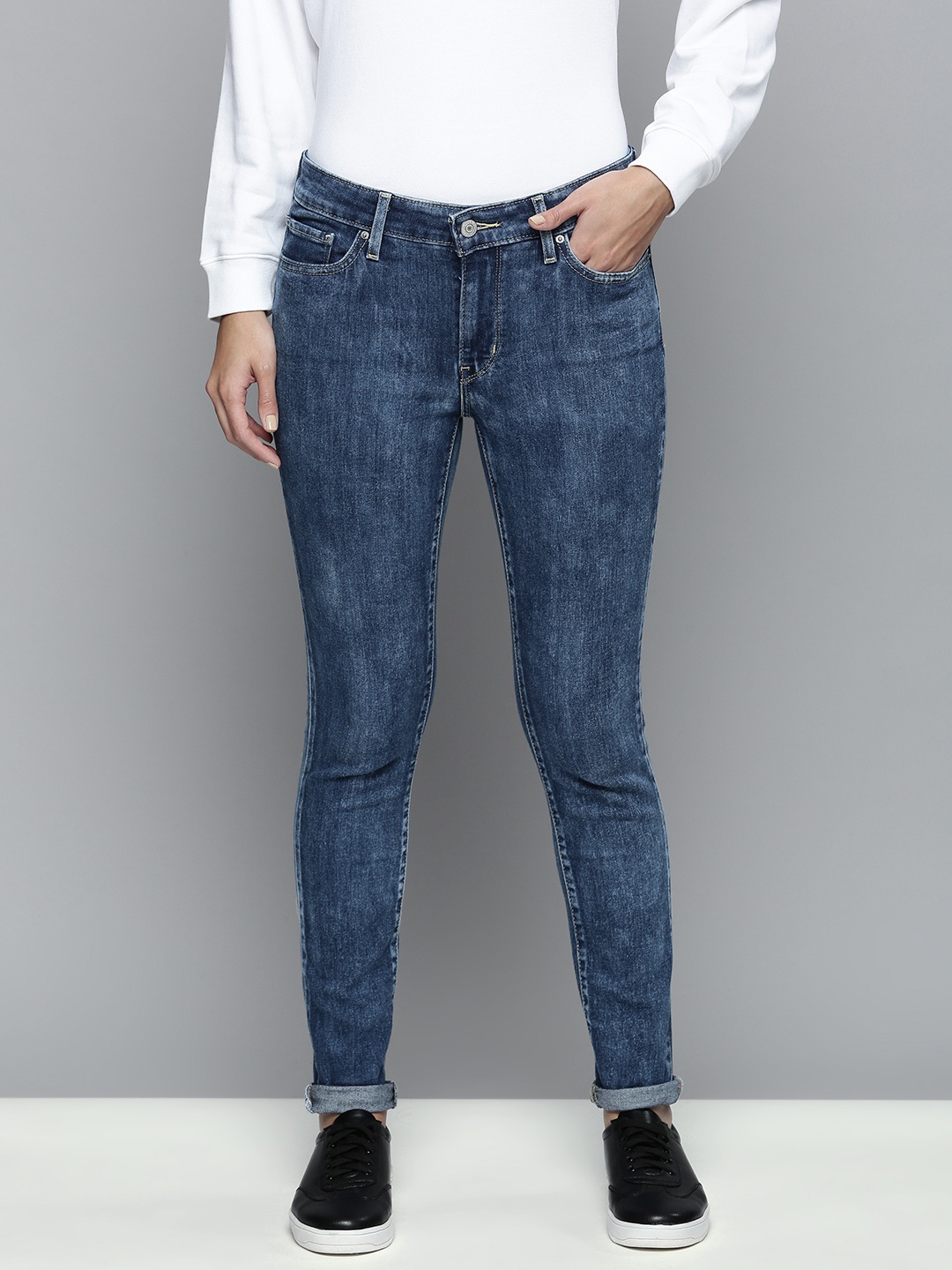 

Levis Women Blue 711 Skinny Fit Light Fade Stretchable Jeans