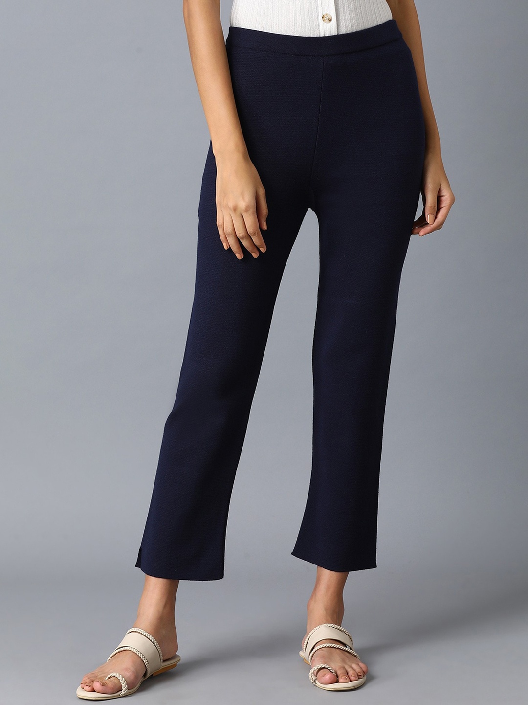 

W Women Navy Blue Regular Fit Mid-Rise Cropped Trousers