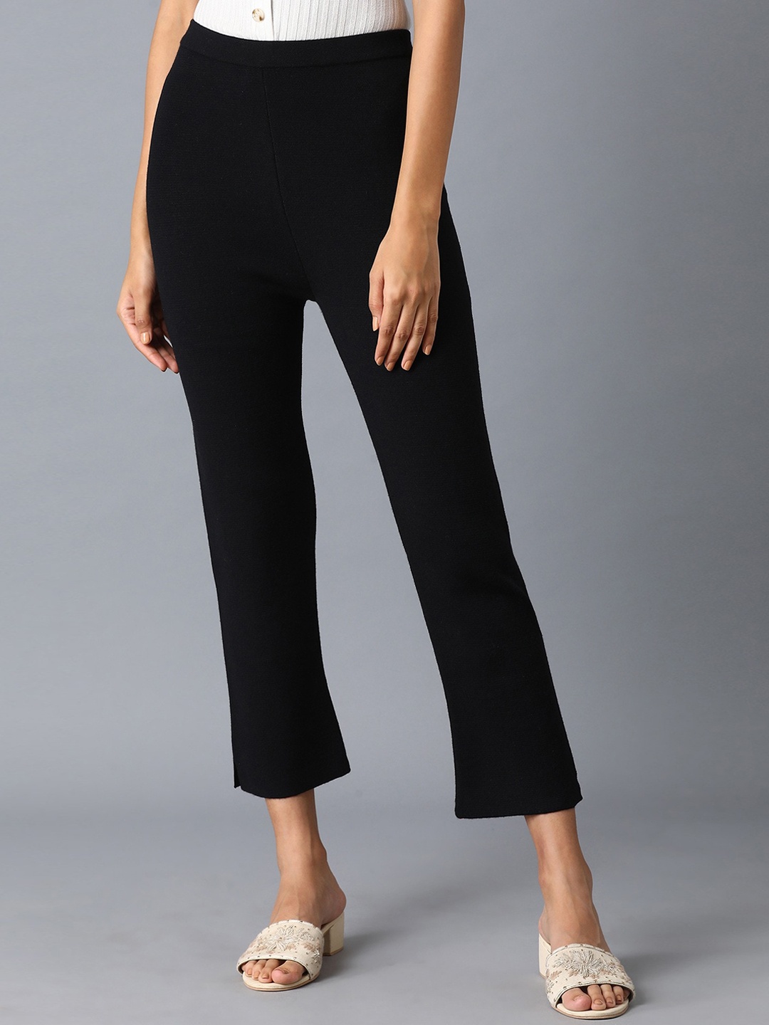 

W Women Black Regular Fit Mid Rise Cropped Trousers