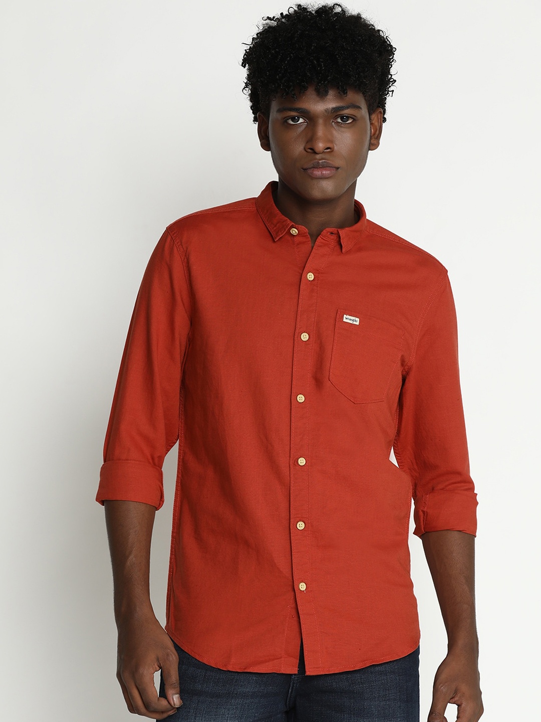

Wrangler Men Orange Solid Slim Fit Casual Shirt